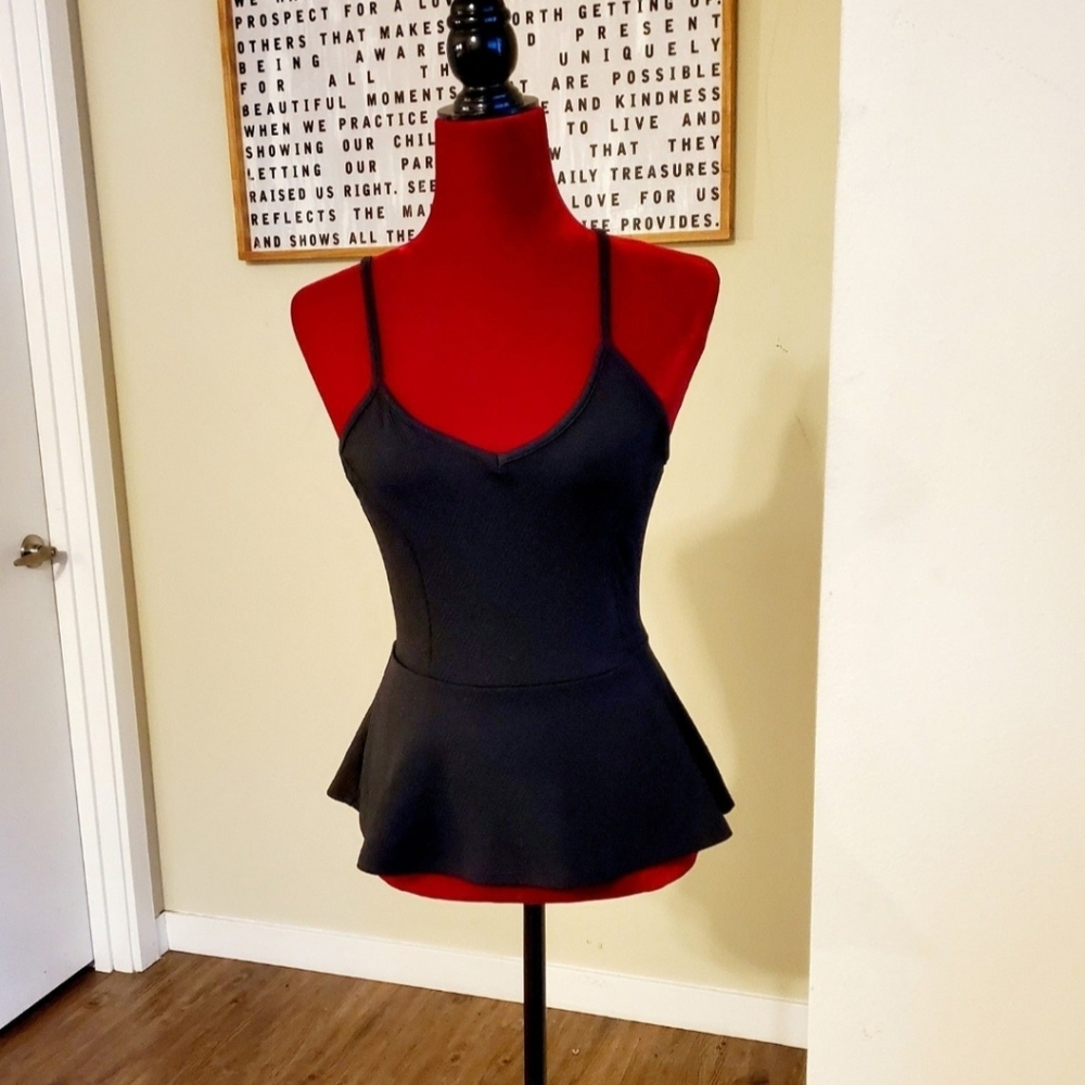 WOMEN'S TOP